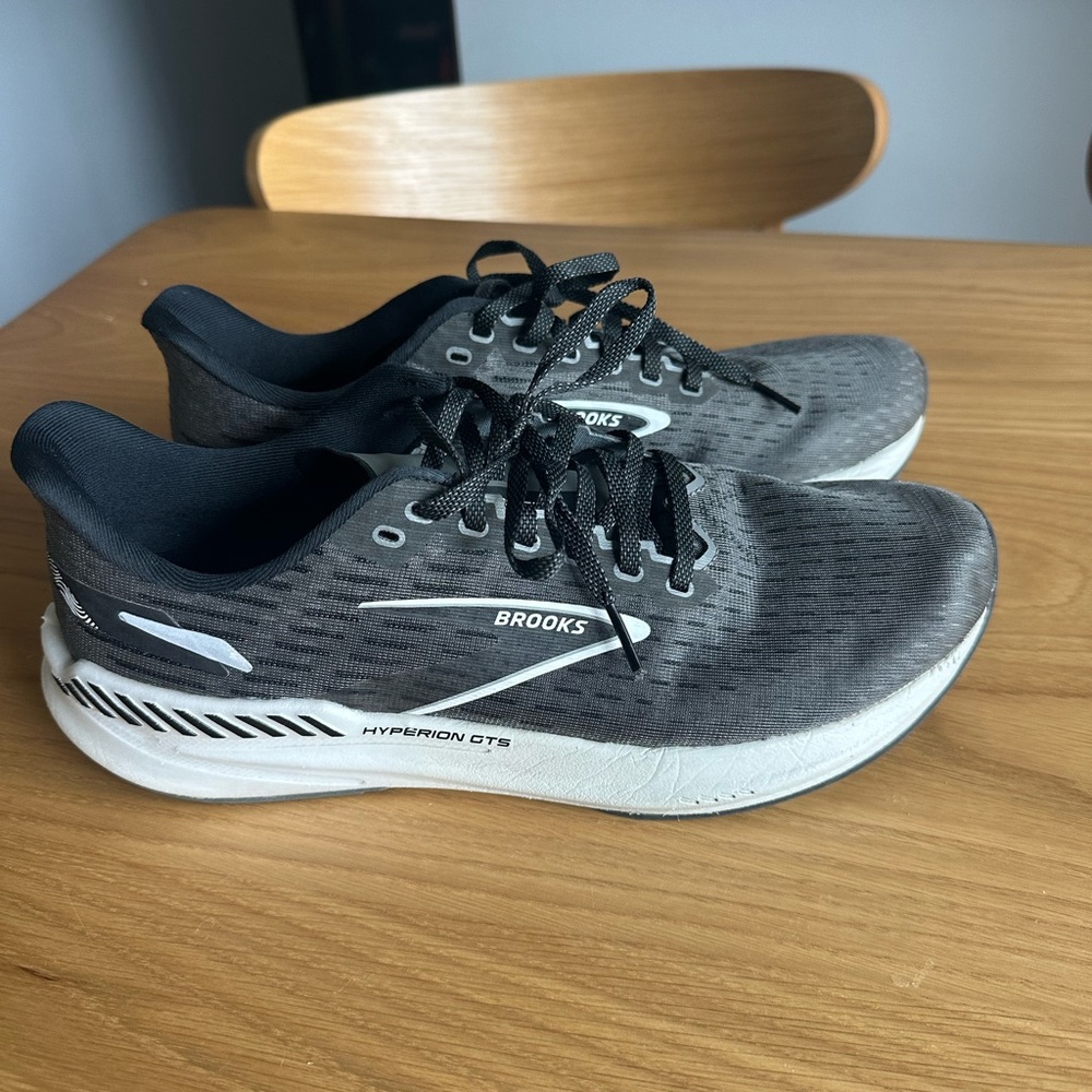 Brooks Hyperion GTS 10.5